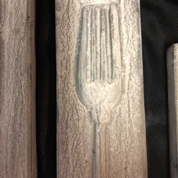 Utensil Impression Plaques - Picture 3 of 4